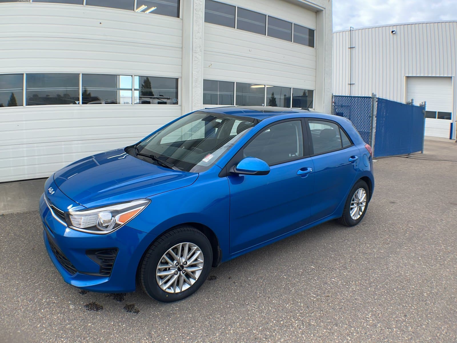 Kia Rio 5-door 2023 — photo 2