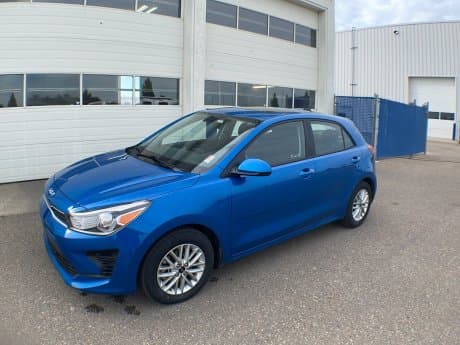 Kia Rio 5-door 2023 Ice Blue à vendre à Medicine Hat