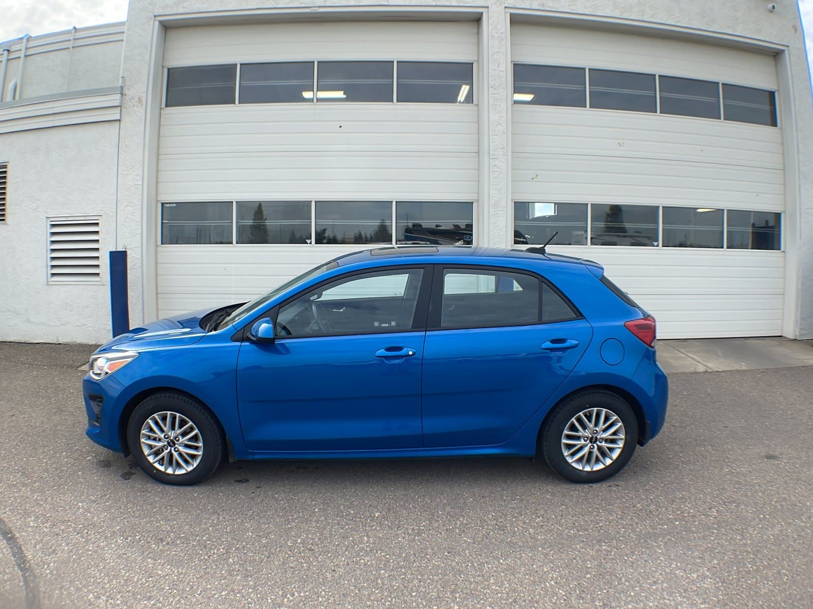 Kia Rio 5-door 2023 — photo 3