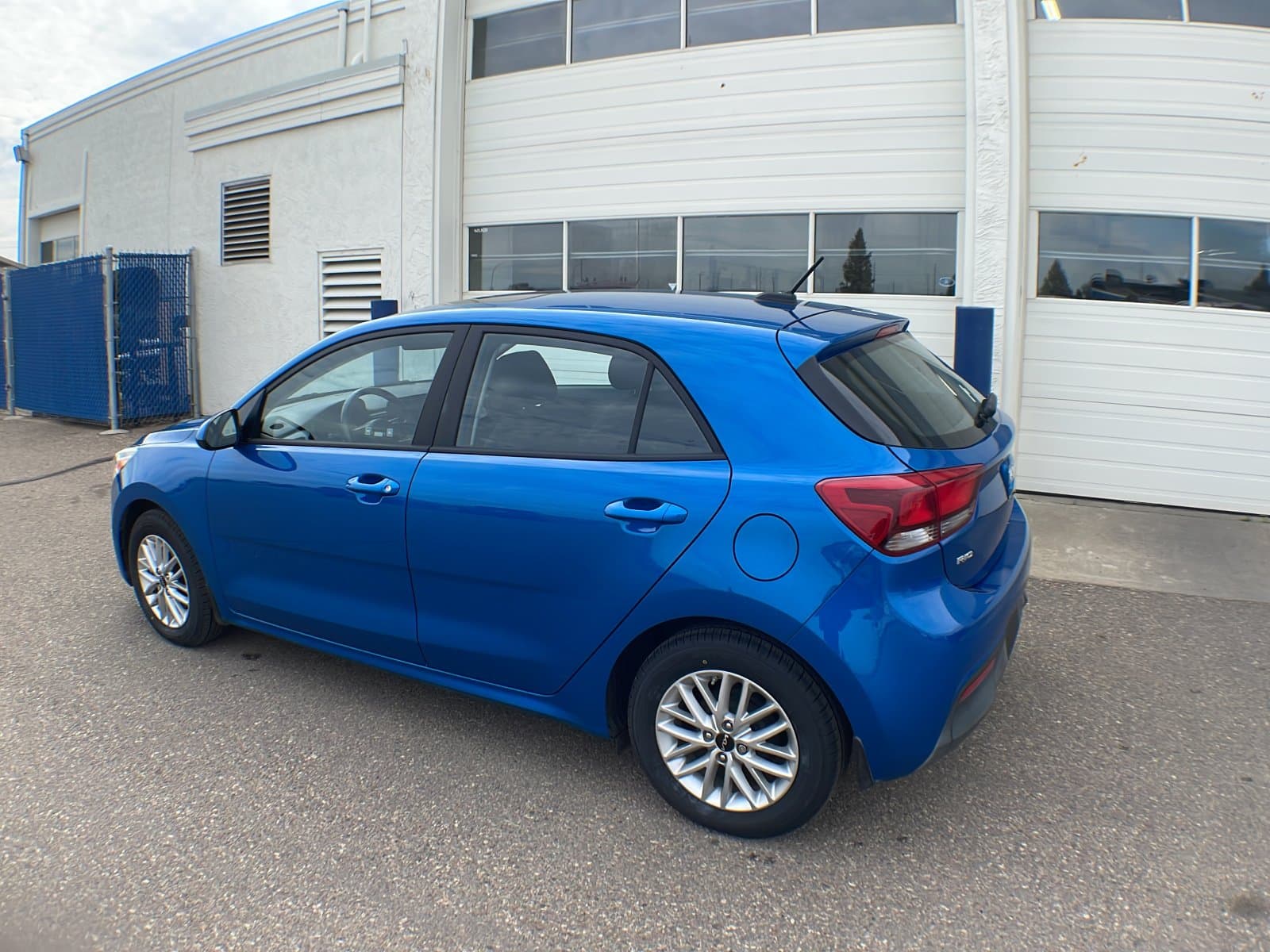 Kia Rio 5-door 2023 — photo 4