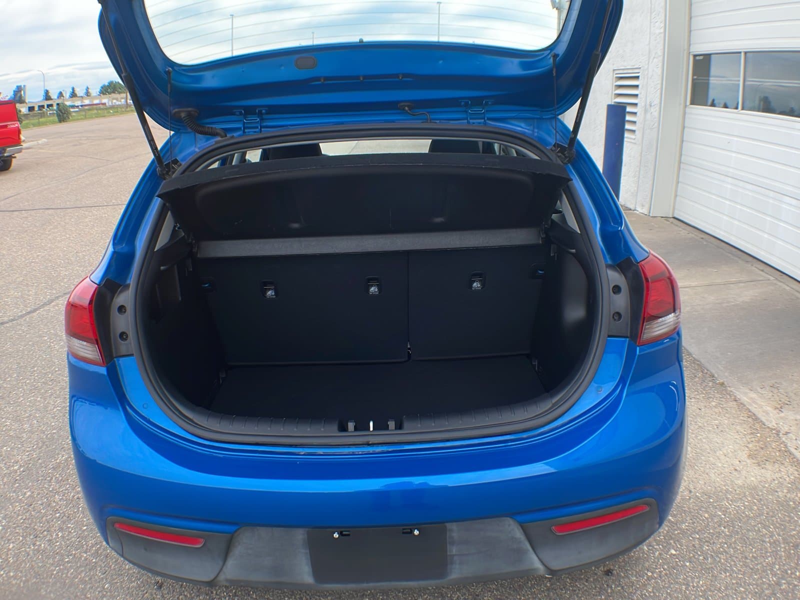 Kia Rio 5-door 2023 — photo 27