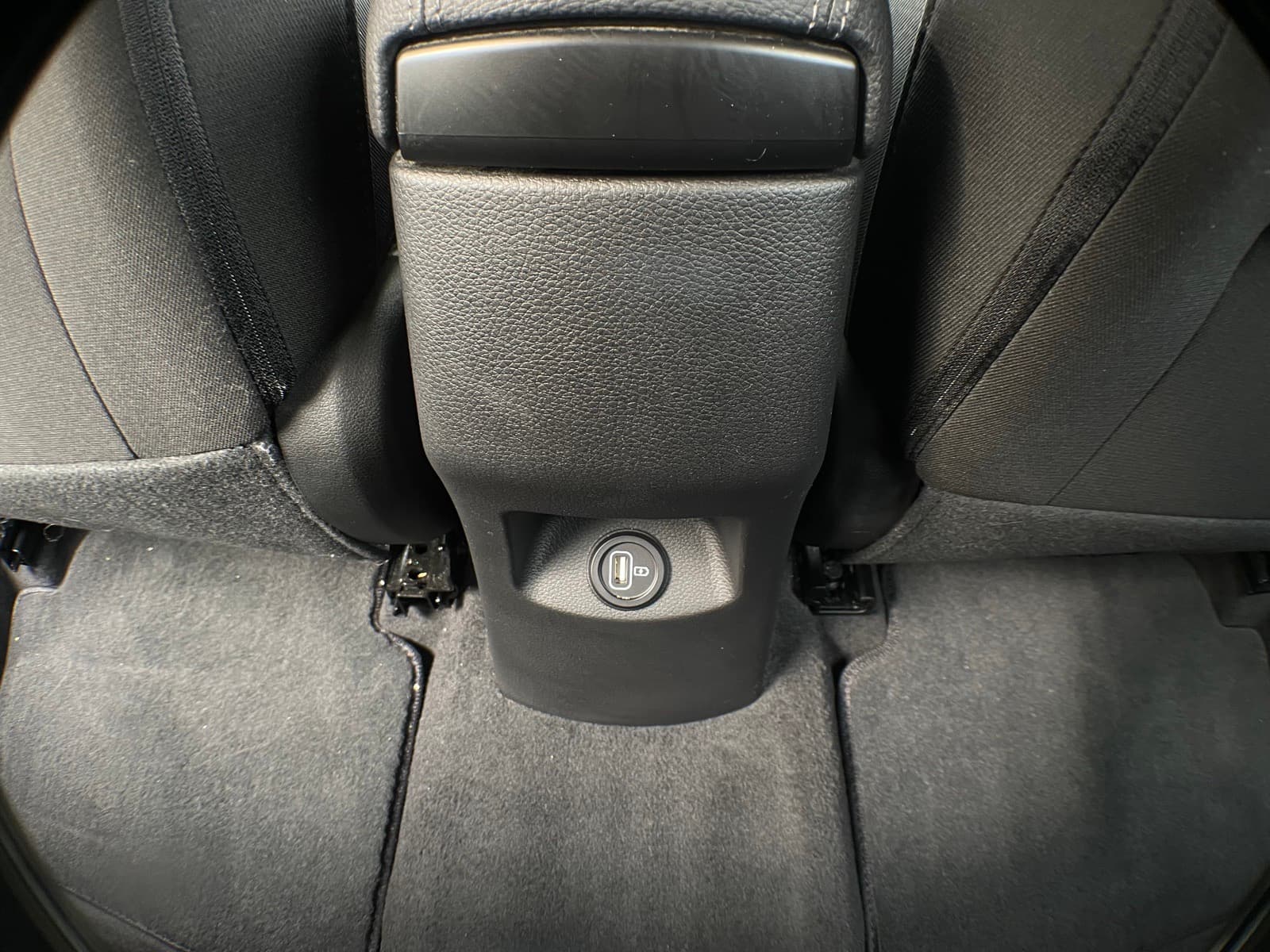 Kia Rio 5-door 2023 — photo 31