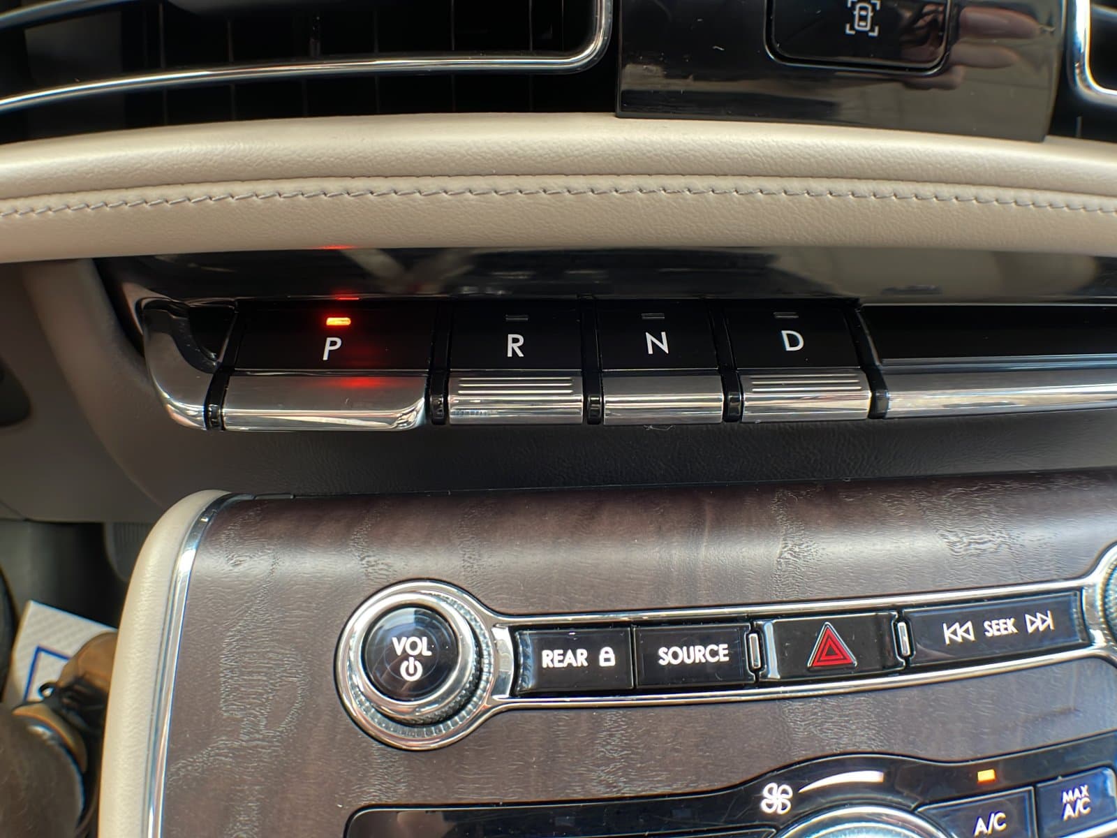 Lincoln Aviator 2022 — photo 20