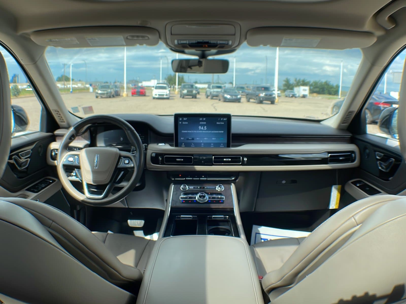 Lincoln Aviator 2022 — photo 21