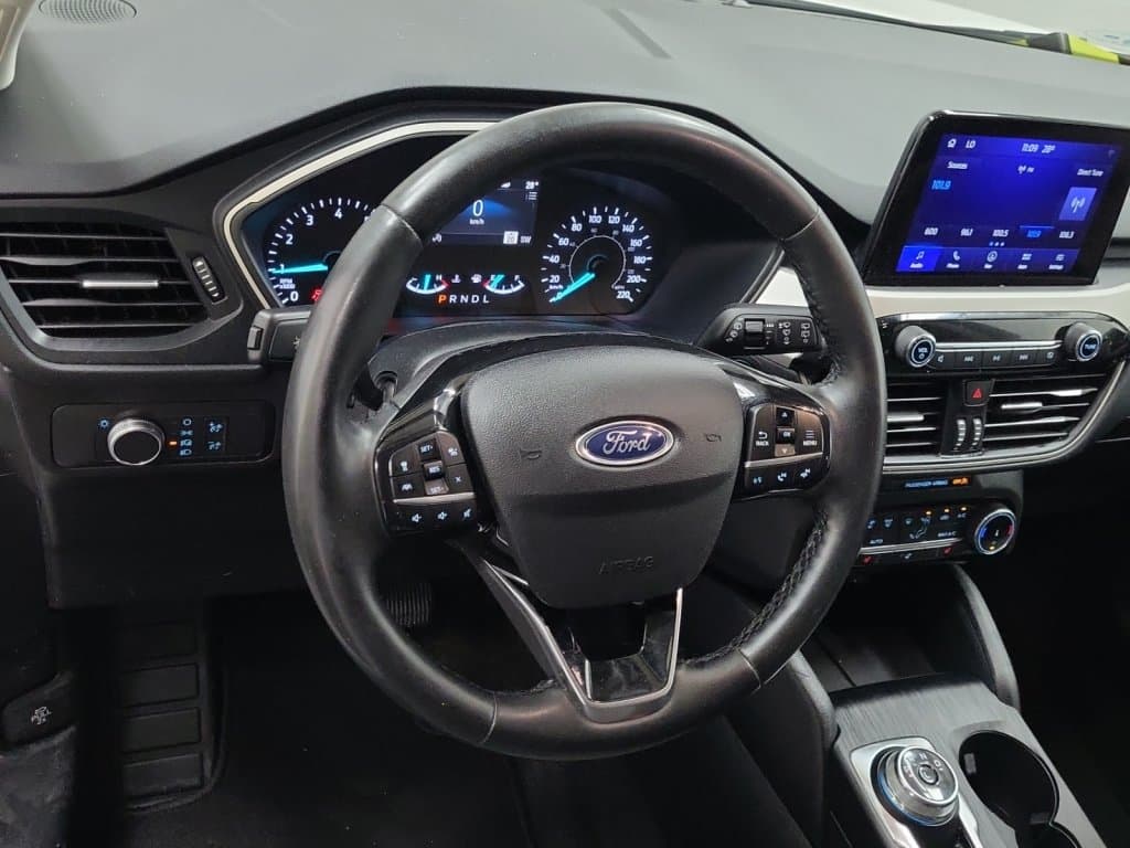 Ford Escape 2022 — photo 9