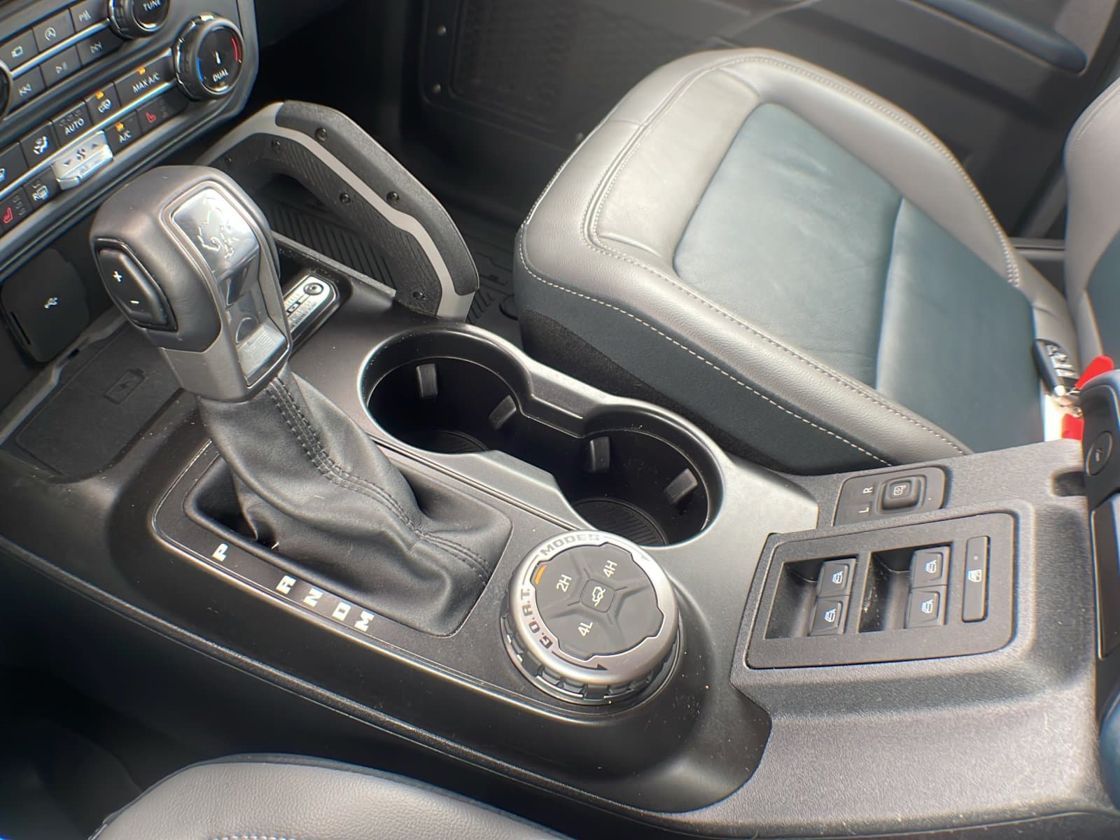 Ford Bronco 2022 — photo 20