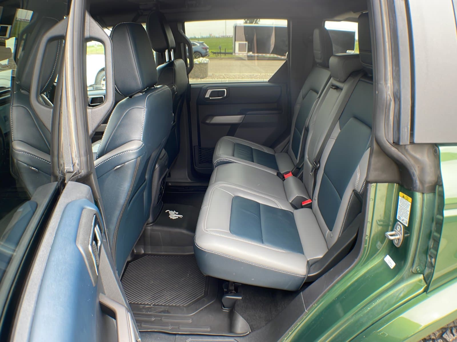 Ford Bronco 2022 — photo 24