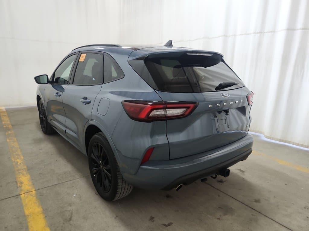 Ford Escape 2023 — photo 7