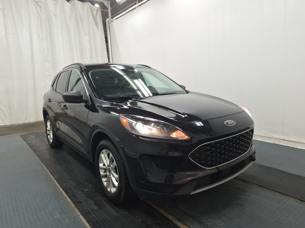 Ford Escape 2022 — photo 3