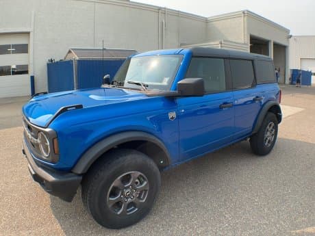 Ford Bronco 2024 Velocity Blue Metallic à vendre à Medicine Hat