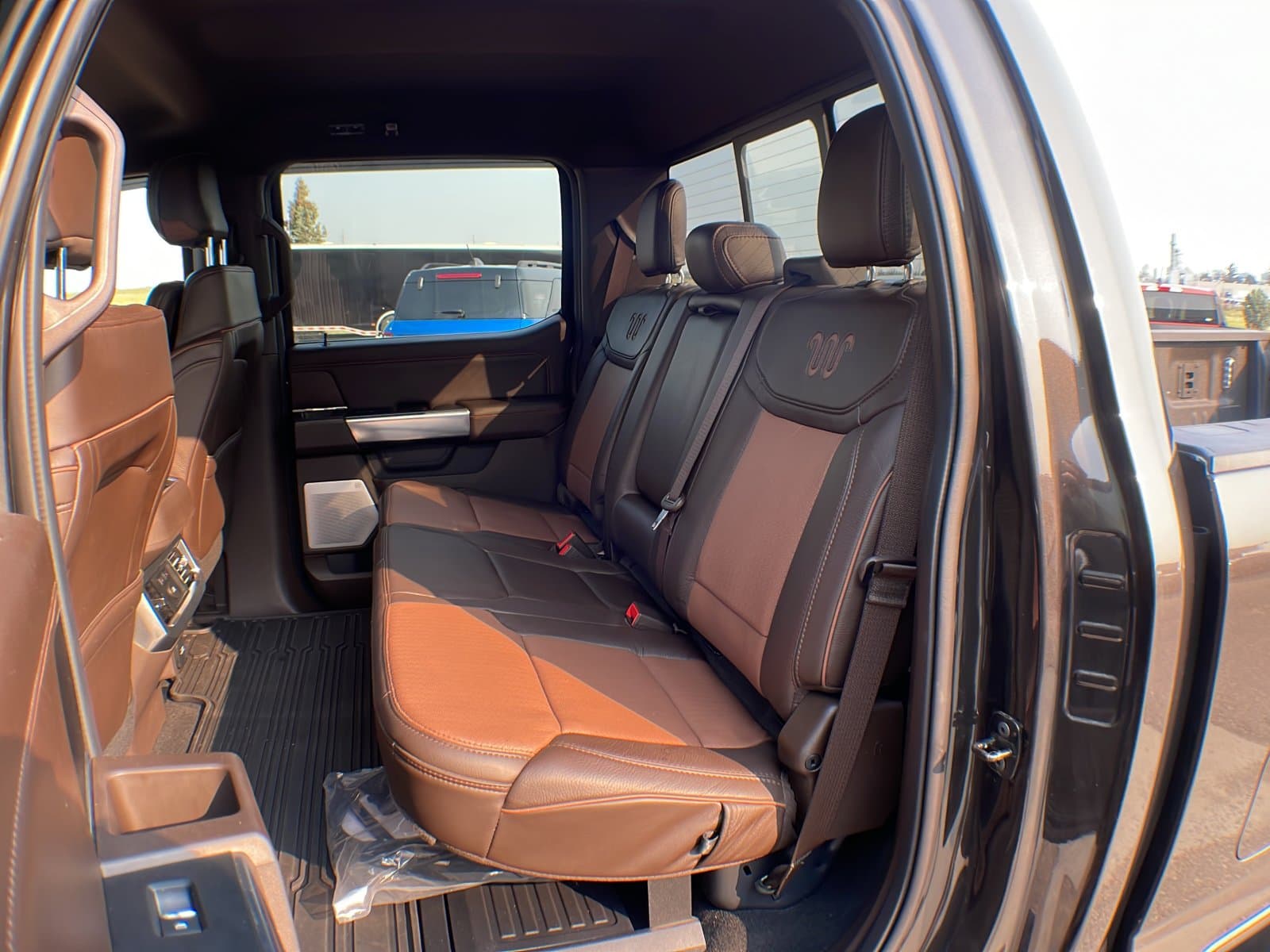 Ford Super Duty F-350 Dually 2025 — photo 24