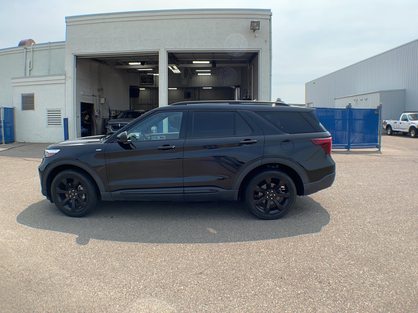 Ford Explorer 2023 — photo 3