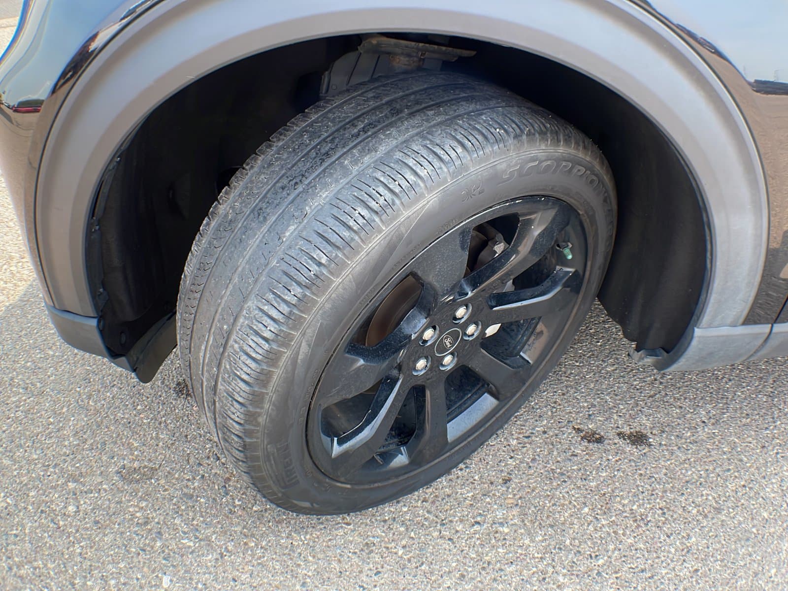 Ford Explorer 2023 — photo 11