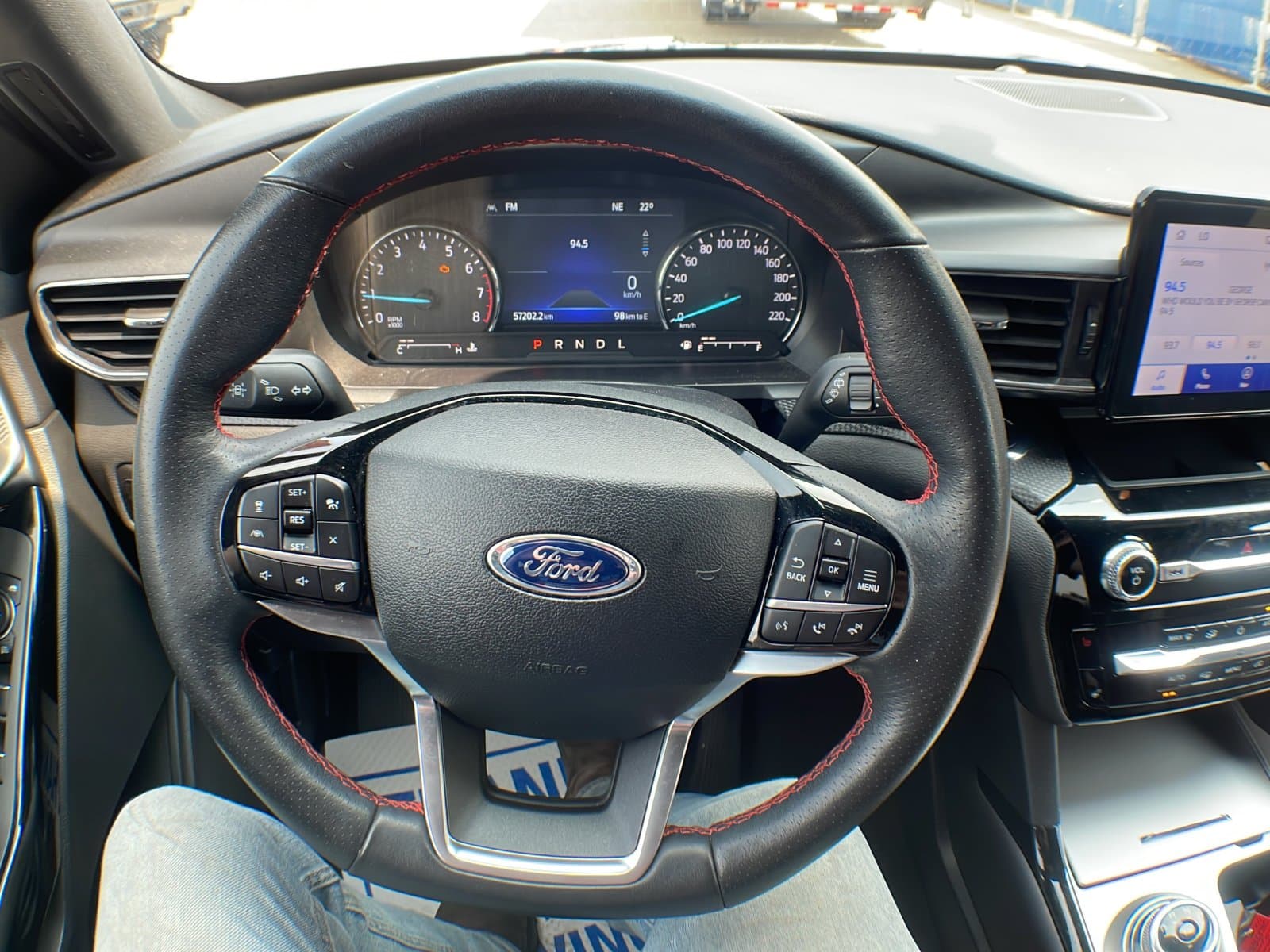Ford Explorer 2023 — photo 16