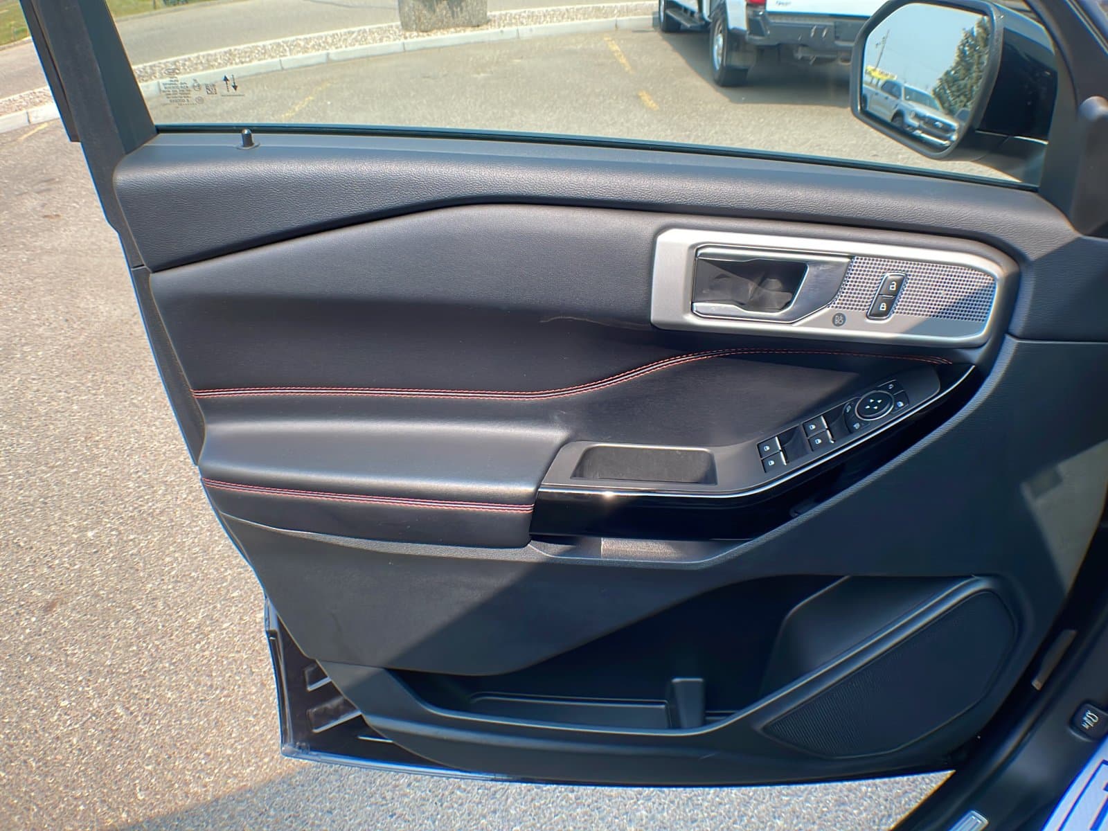 Ford Explorer 2023 — photo 19