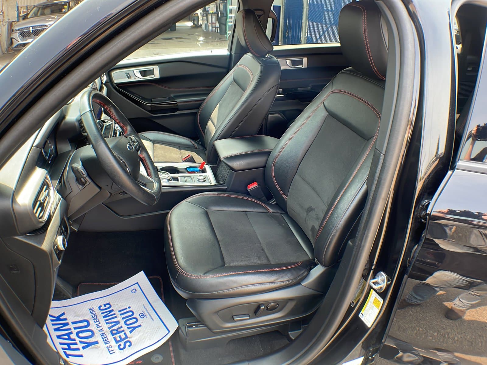 Ford Explorer 2023 — photo 23