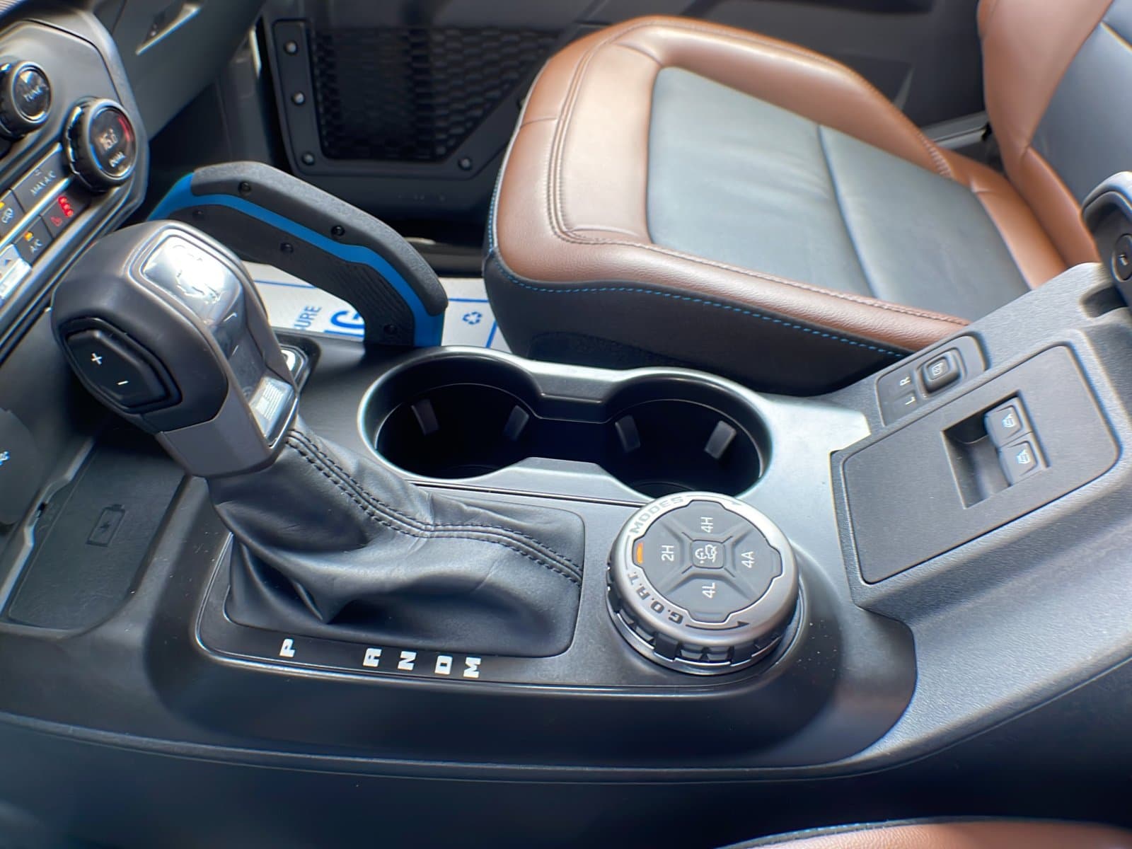 Ford Bronco 2023 — photo 20