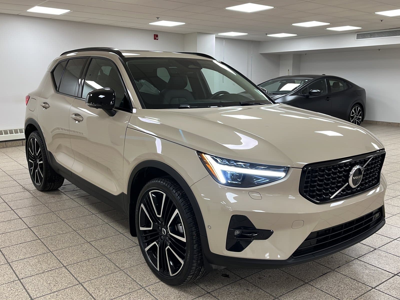 Volvo XC40 2025 — photo 3