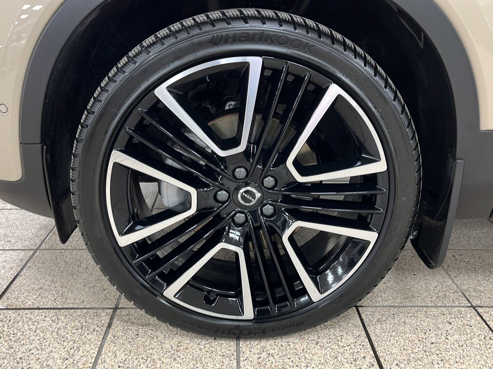 Volvo XC40 2025 — photo 10