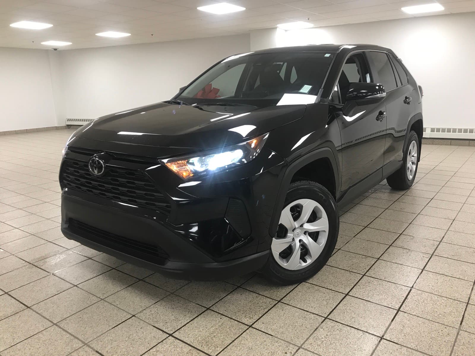 Toyota RAV4 2025 — photo 3