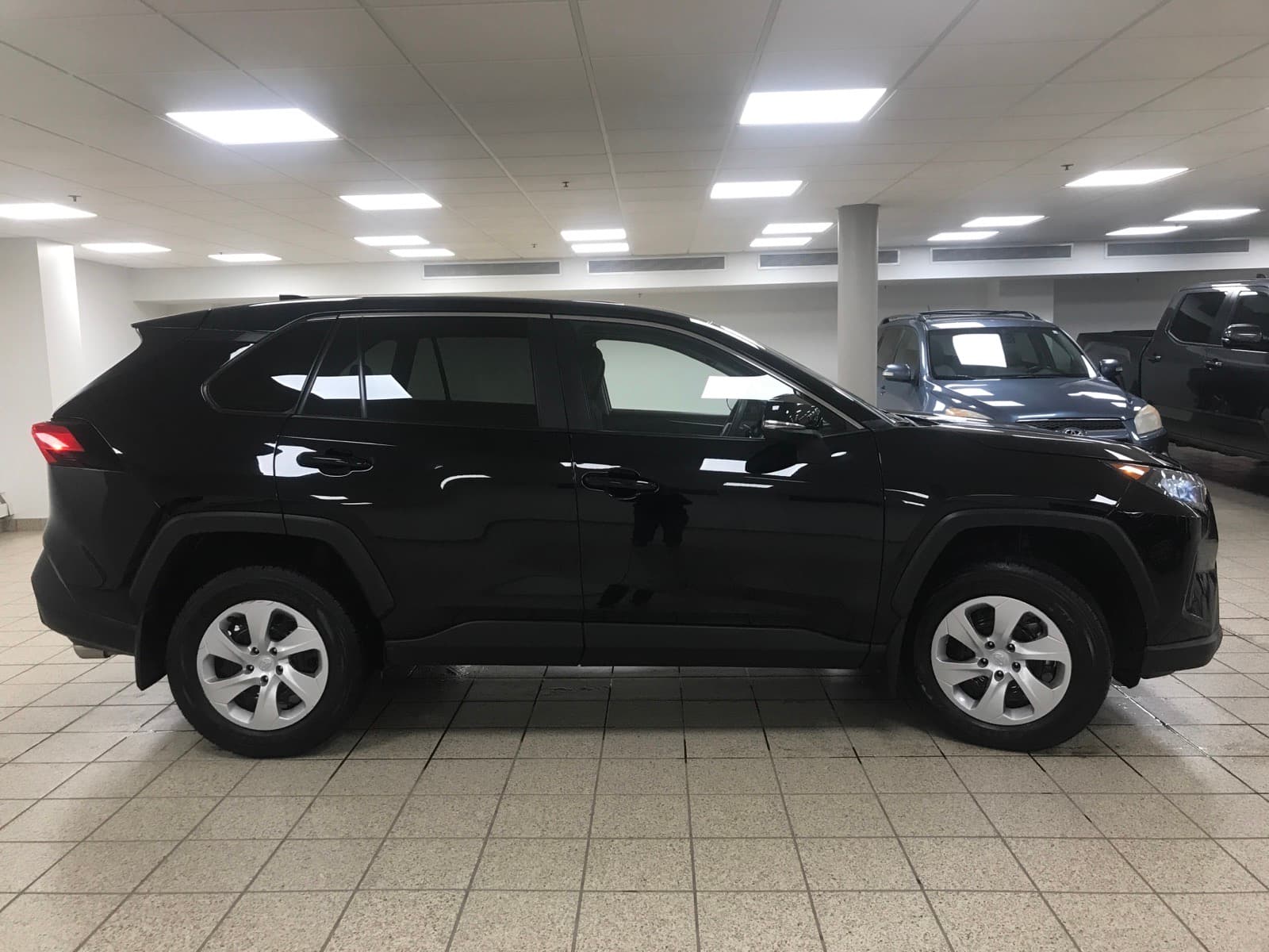 Toyota RAV4 2025 — photo 6
