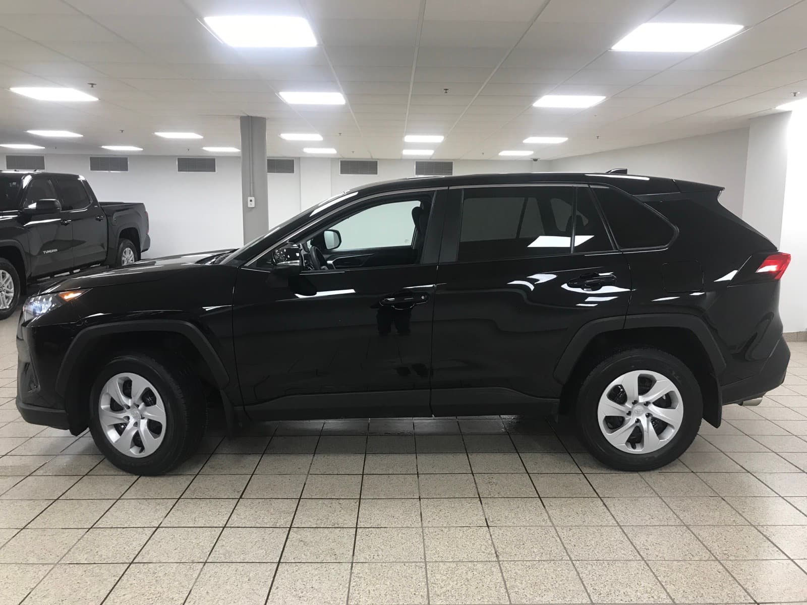 Toyota RAV4 2025 — photo 10