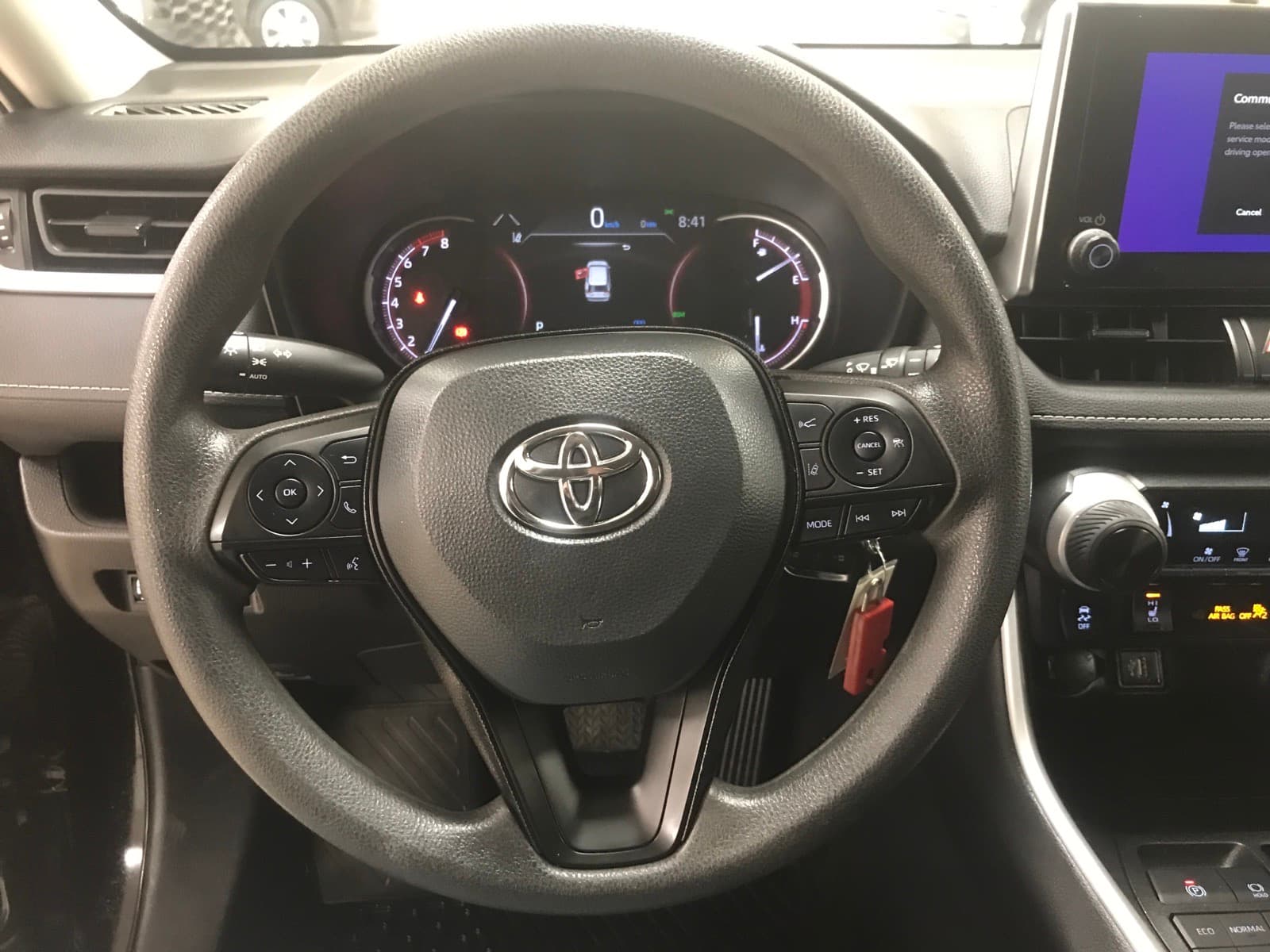 Toyota RAV4 2025 — photo 13