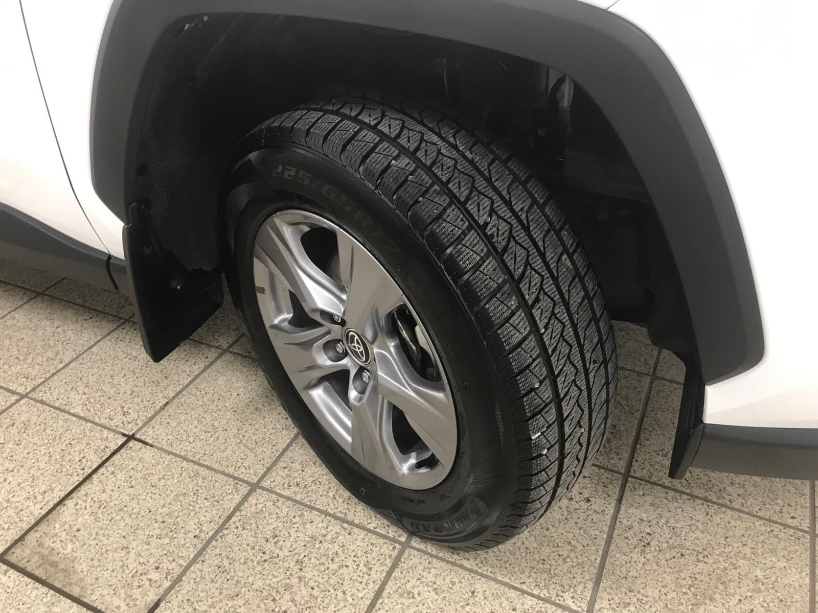 Toyota RAV4 2025 — photo 10