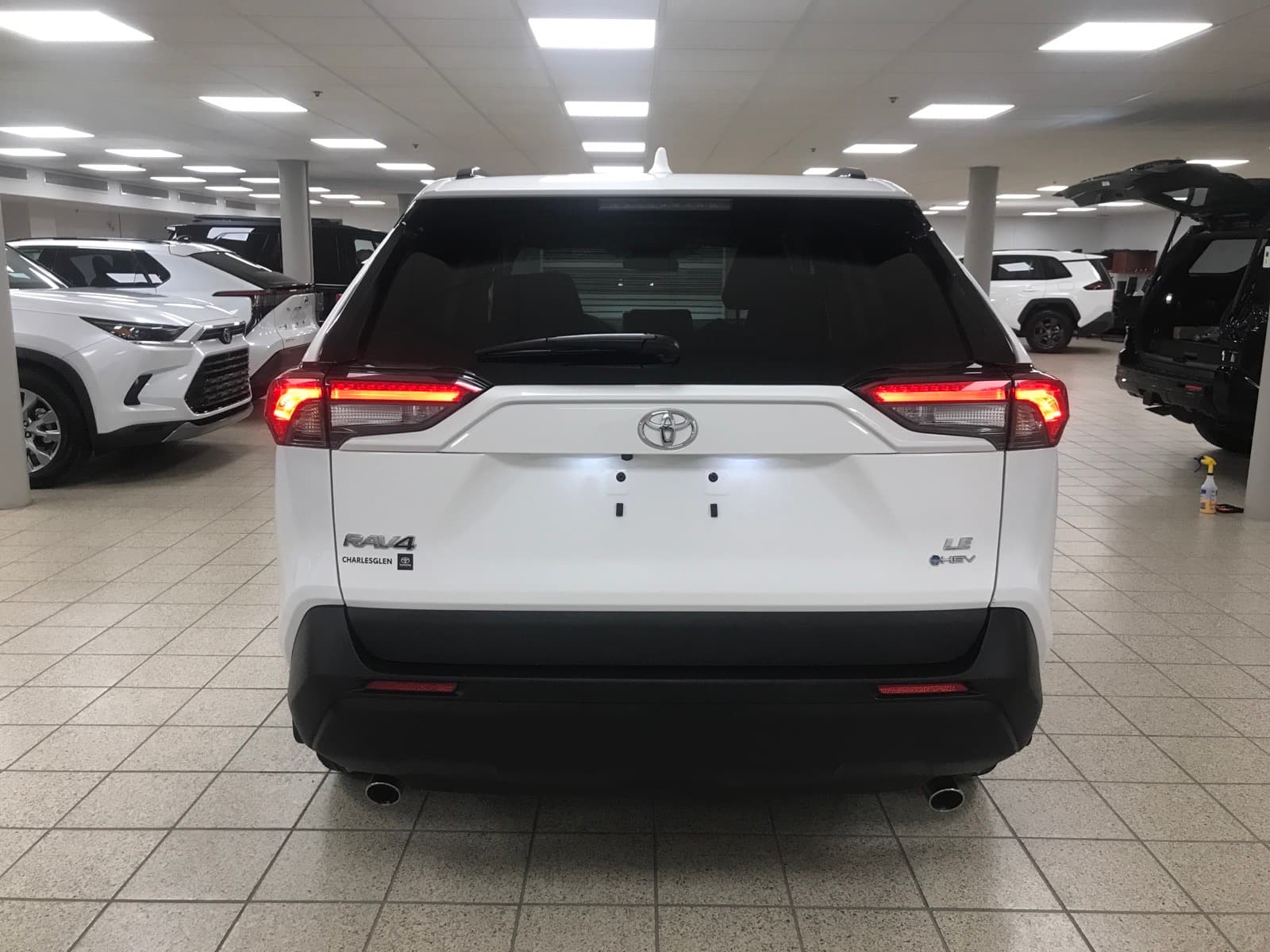 Toyota RAV4 2025 — photo 8