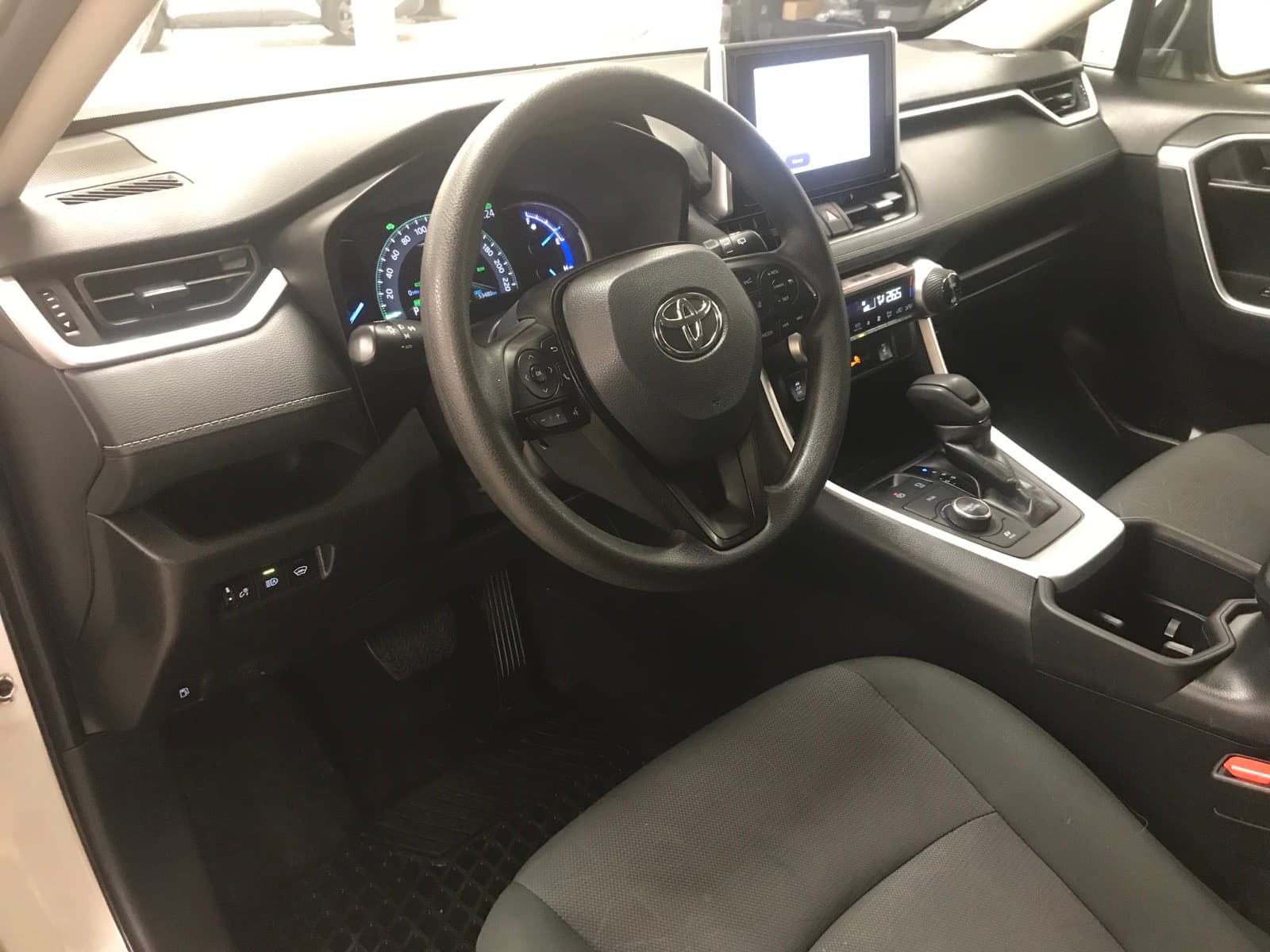 Toyota RAV4 2025 — photo 12