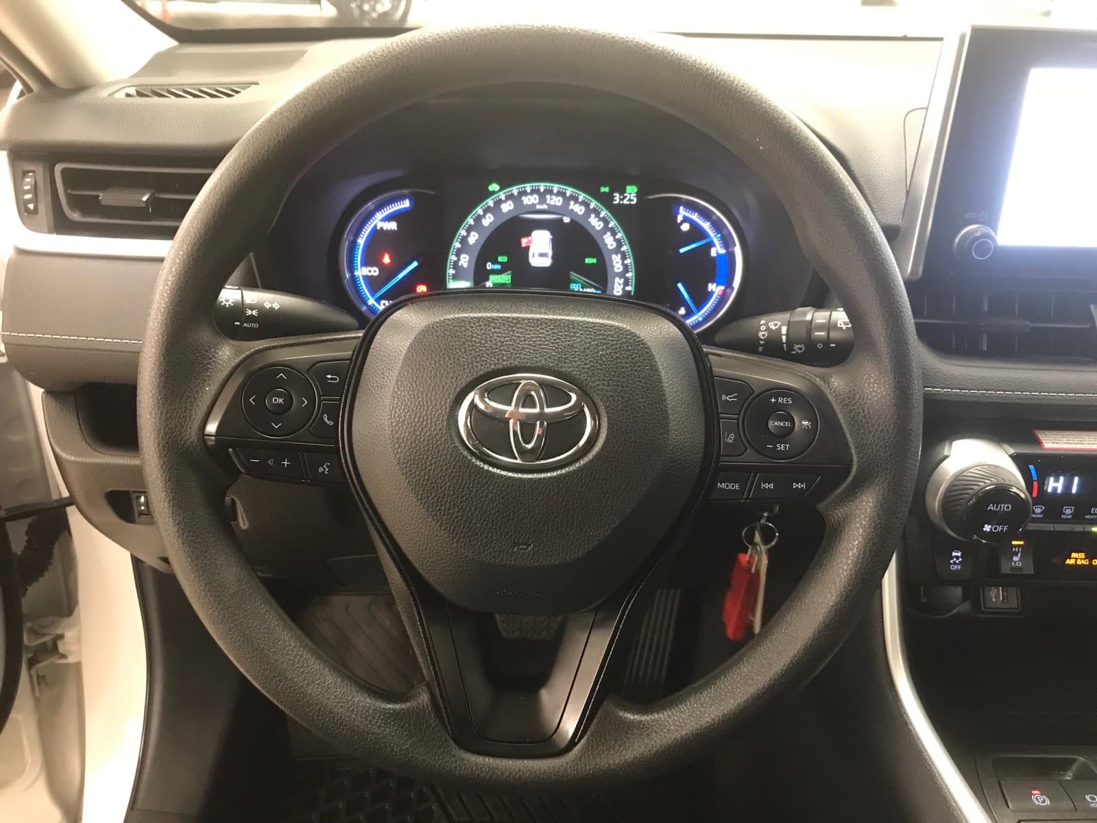 Toyota RAV4 2025 — photo 13