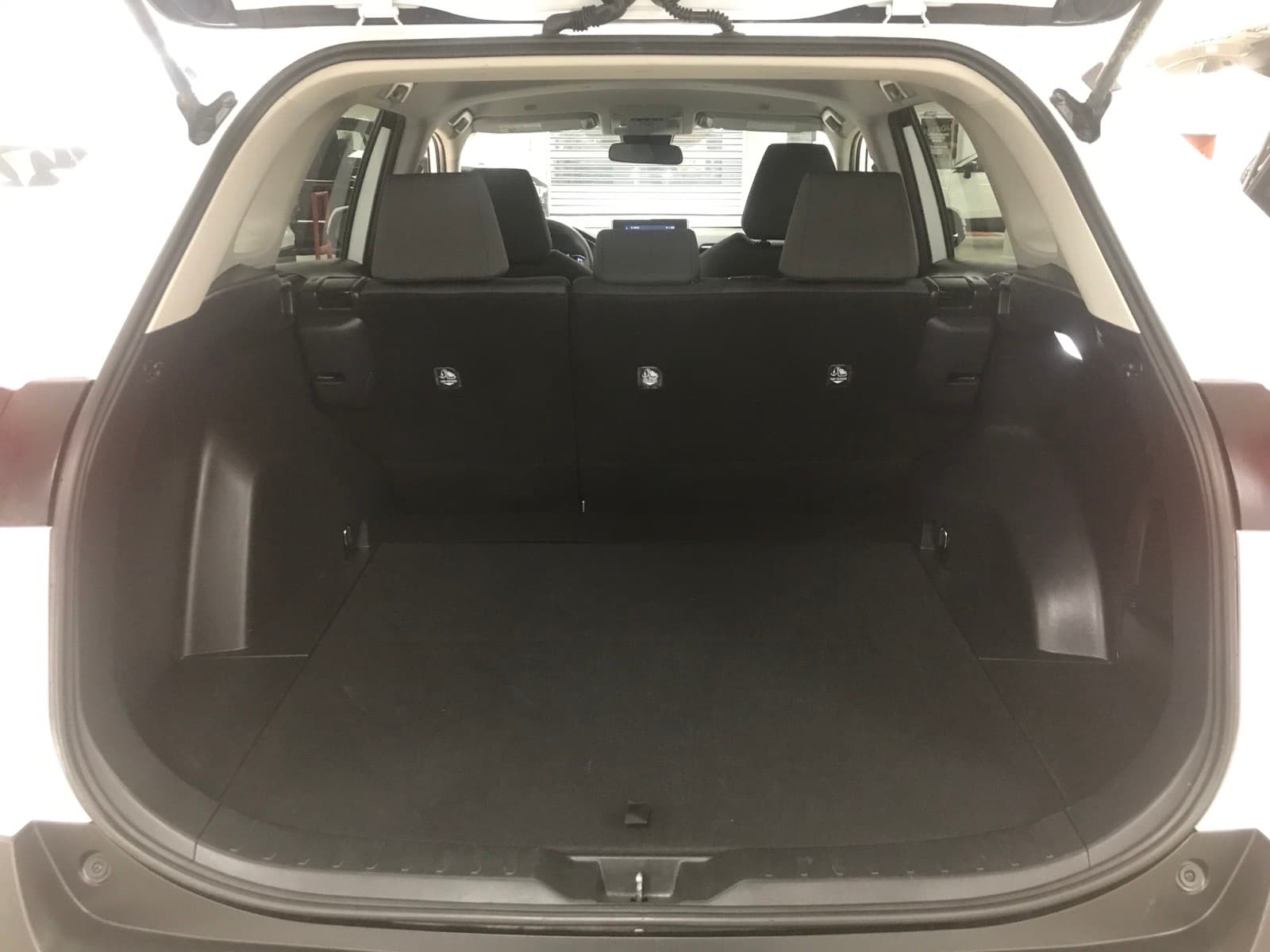 Toyota RAV4 2025 — photo 19