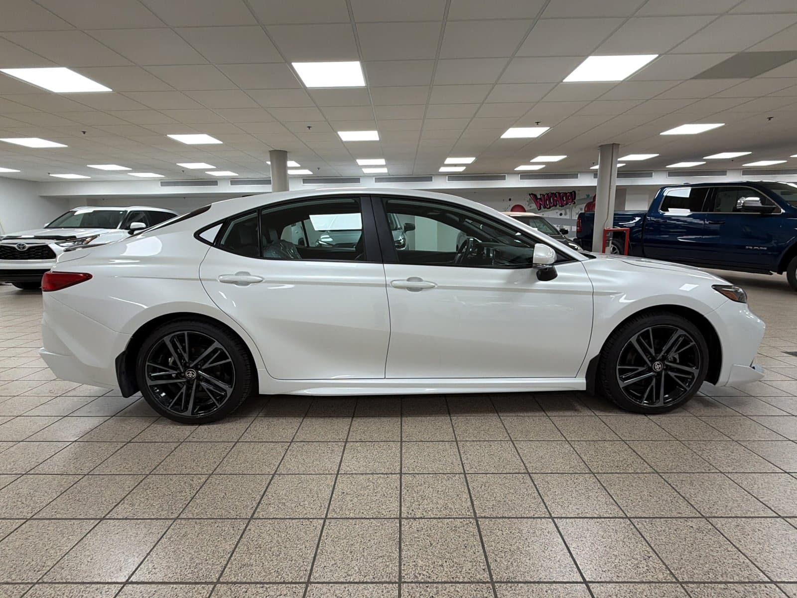 Toyota Camry 2026 — photo 8