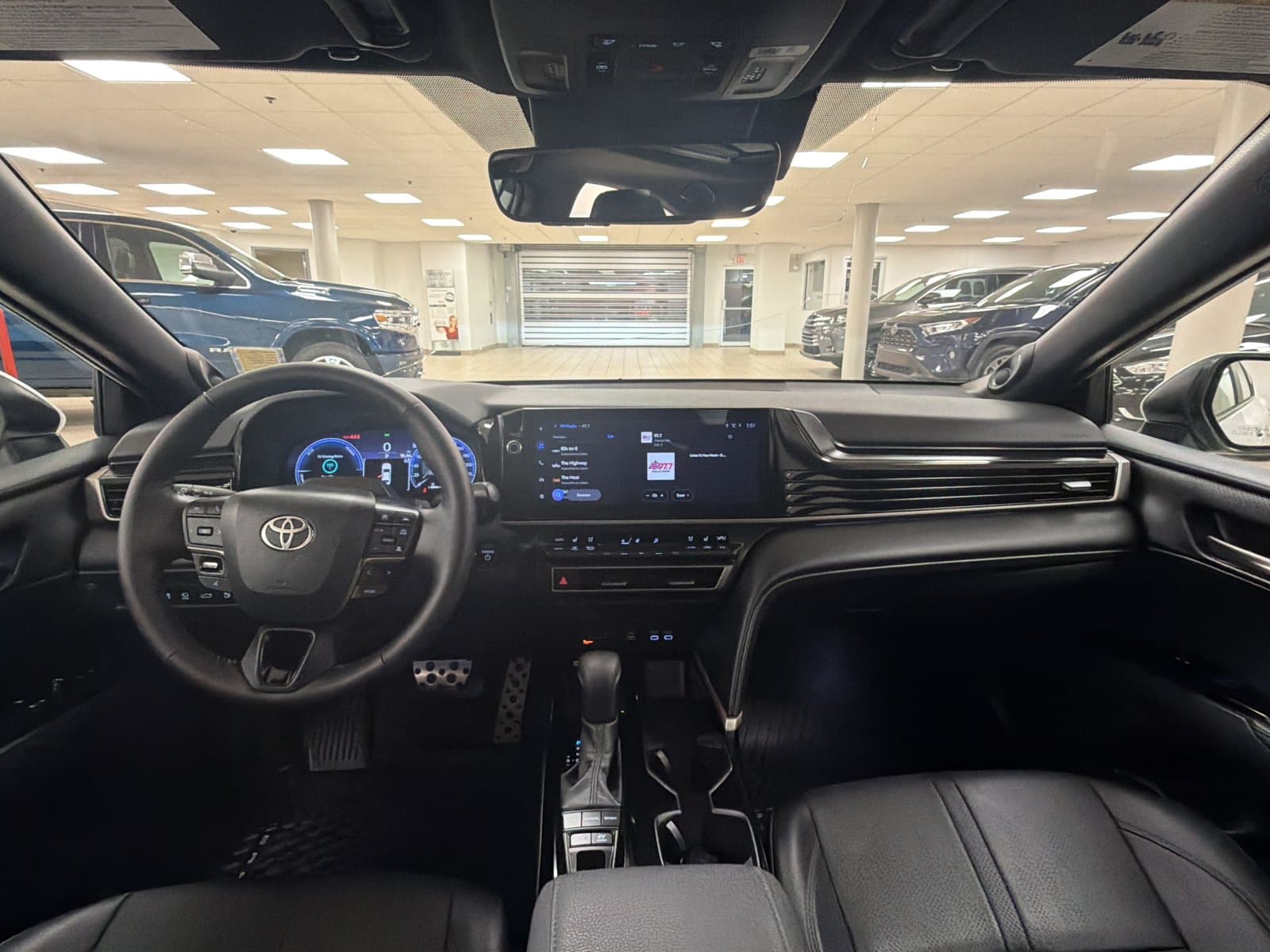 Toyota Camry 2026 — photo 17