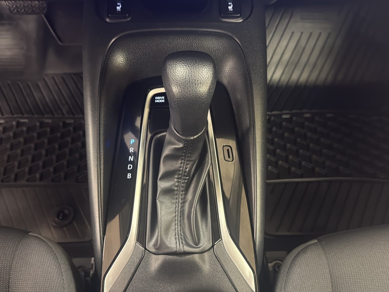 Toyota Corolla 2025 — photo 14