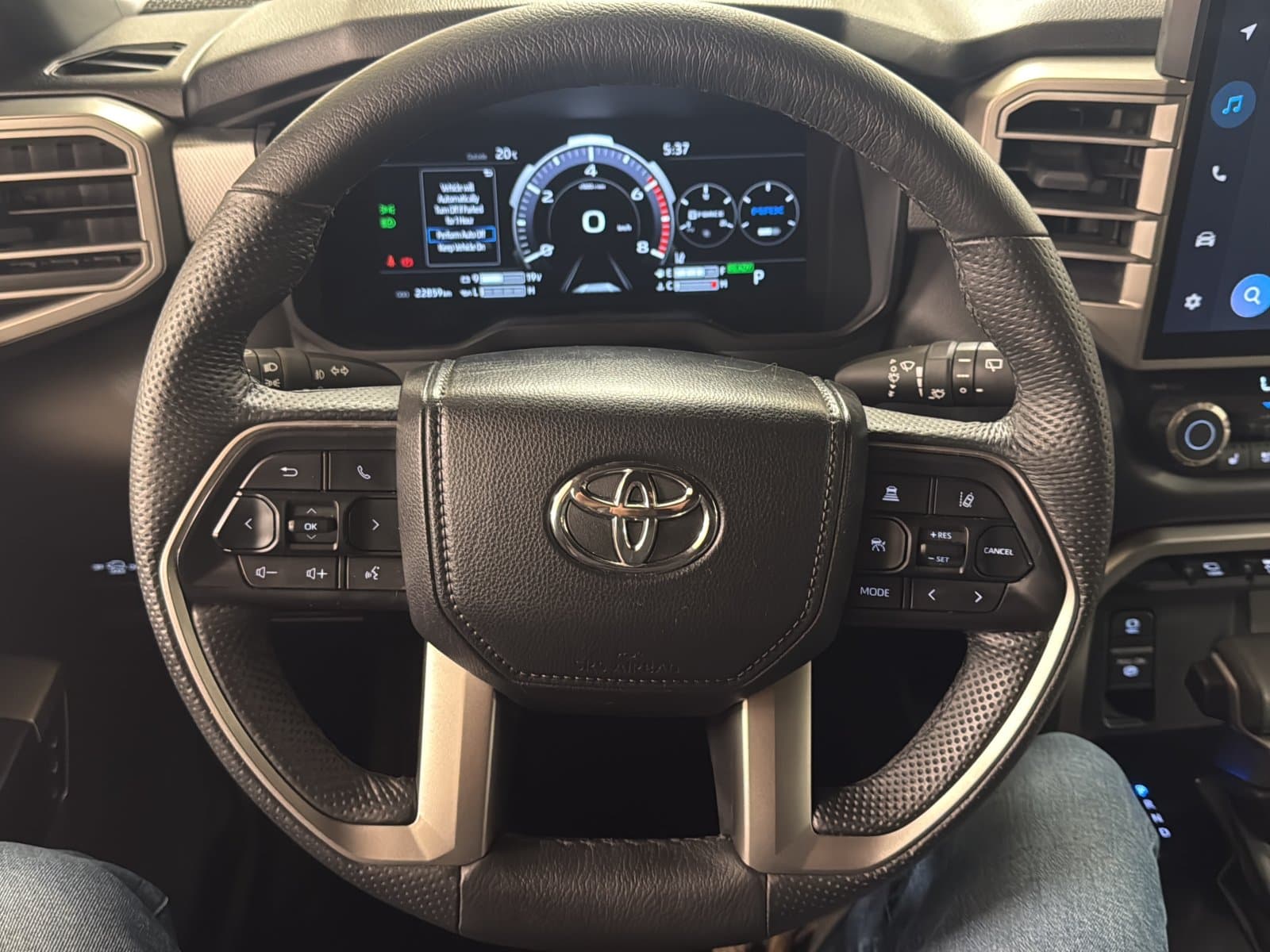 Toyota Sequoia 2025 — photo 11