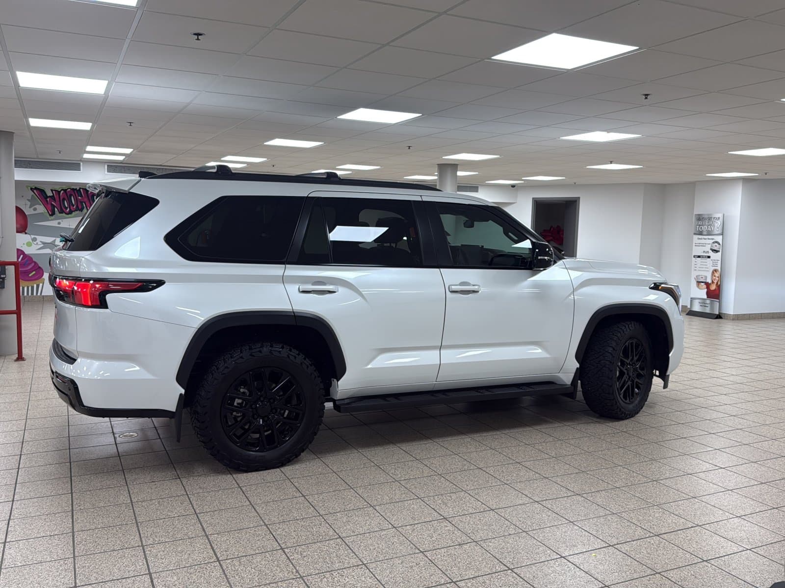Toyota Sequoia 2025 — photo 8