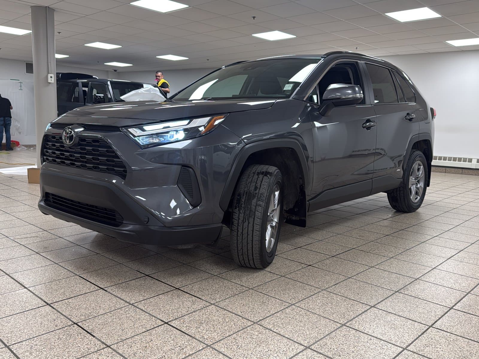 Toyota RAV4 2025 — photo 3
