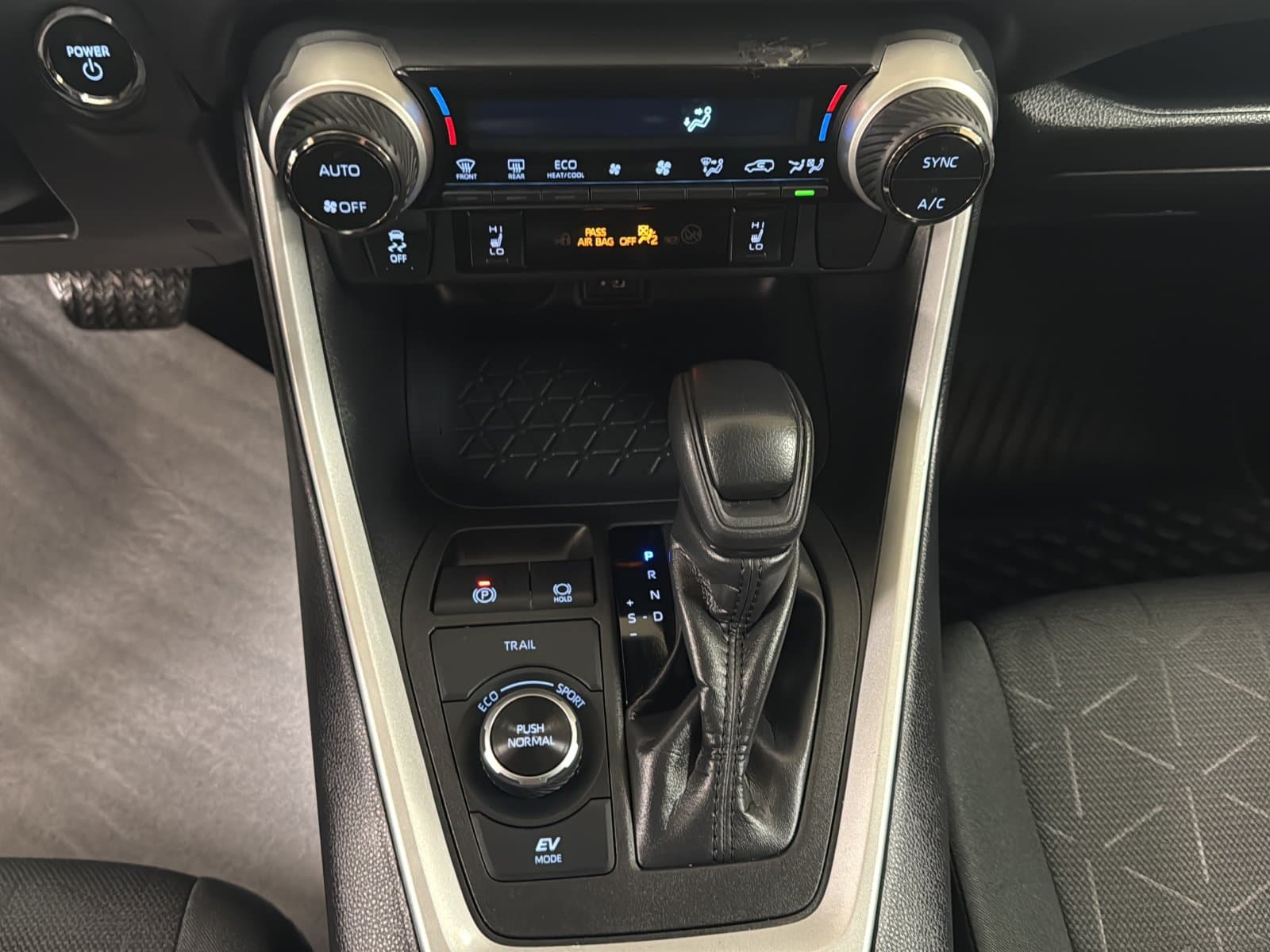 Toyota RAV4 2025 — photo 15