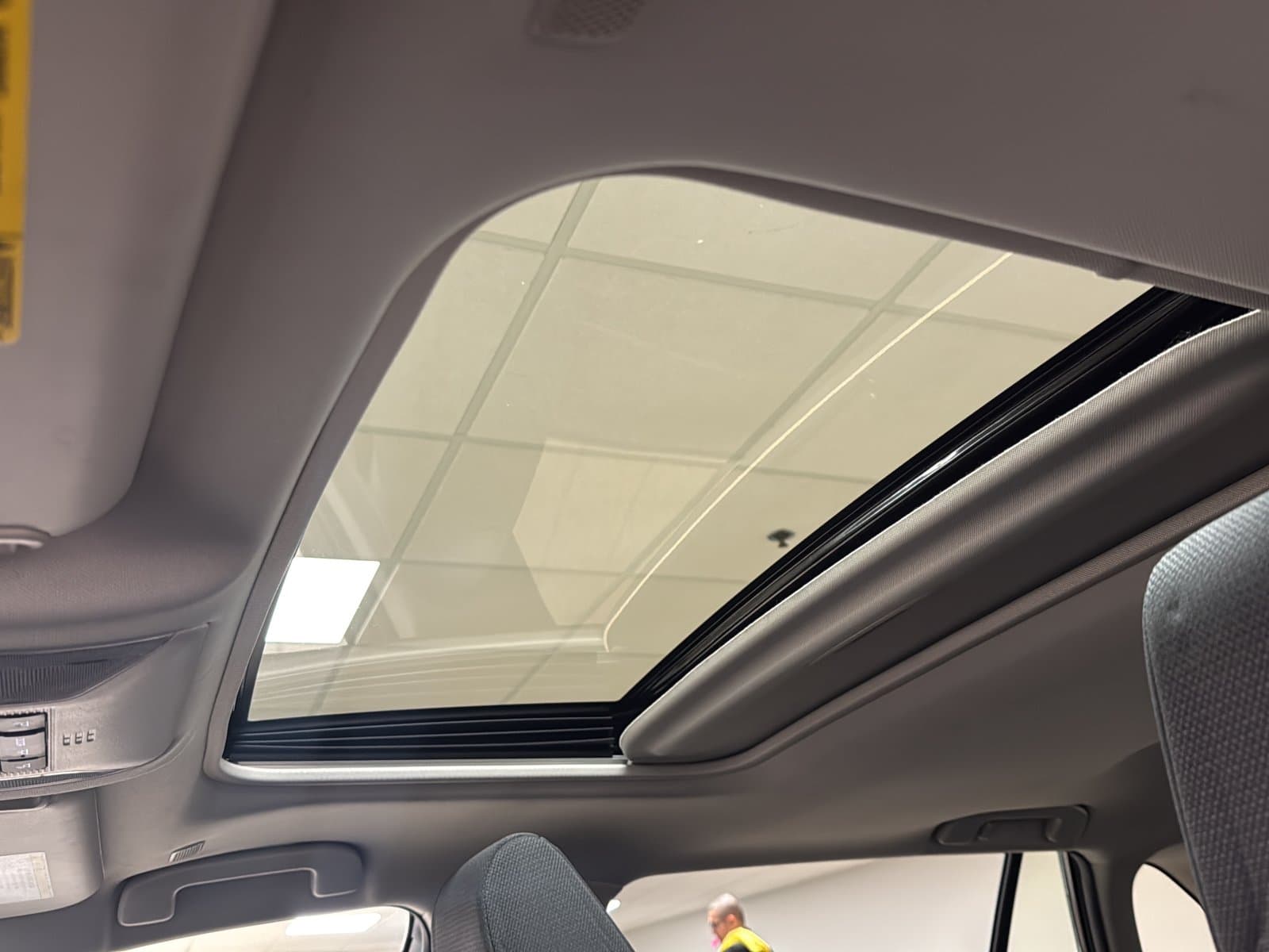 Toyota RAV4 2025 — photo 17