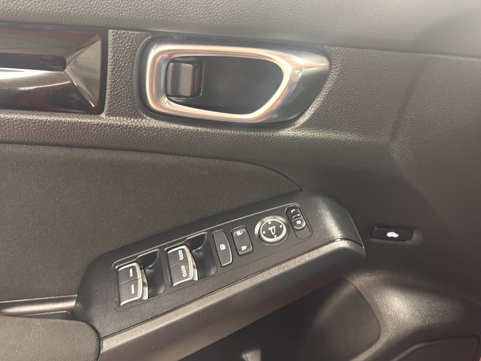Honda CIVIC SEDAN HYBRID 2025 — photo 14