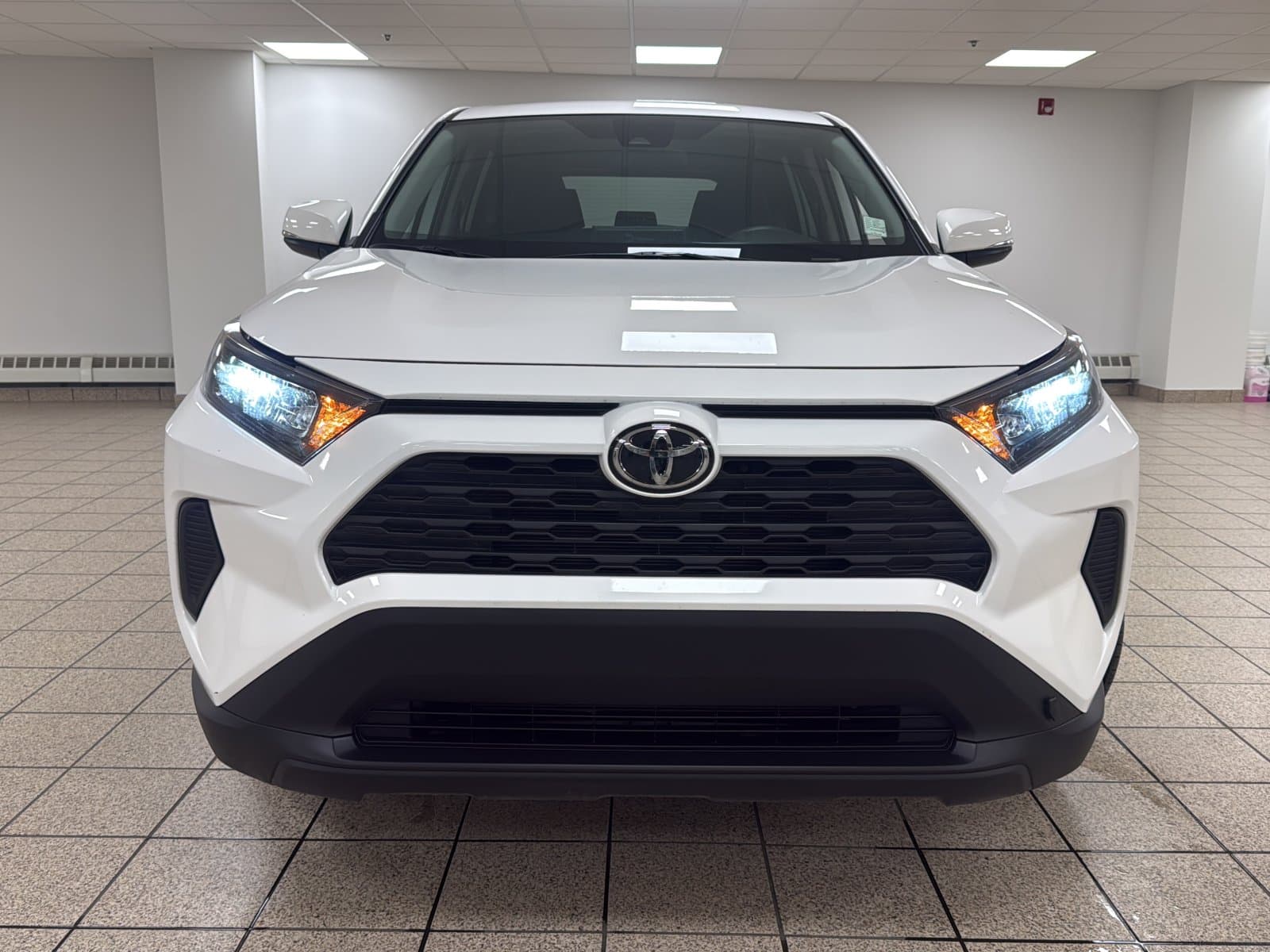 Toyota RAV4 2025 — photo 9