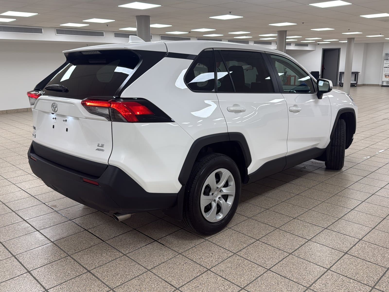 Toyota RAV4 2025 — photo 7