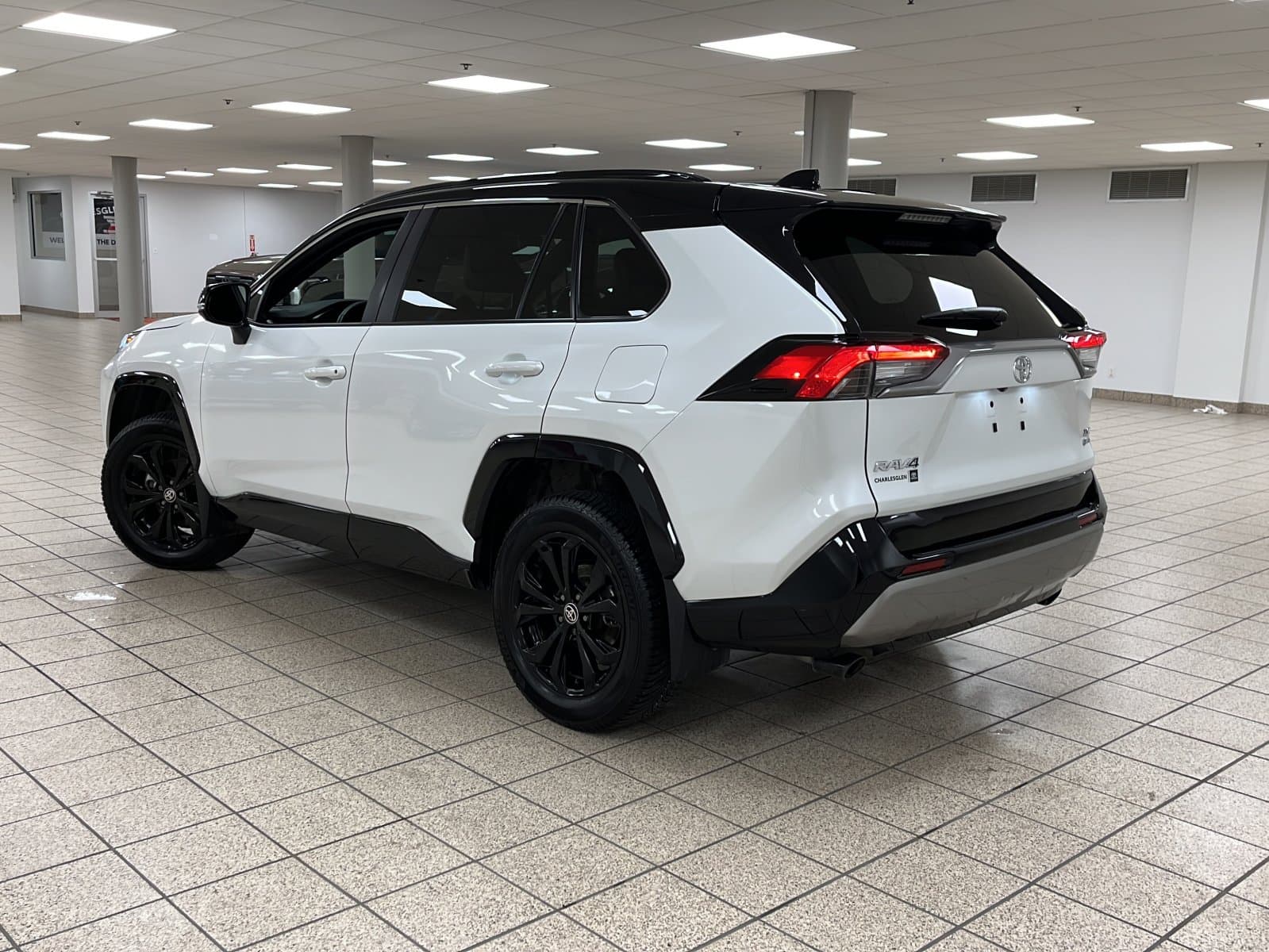 Toyota RAV4 2025 — photo 5