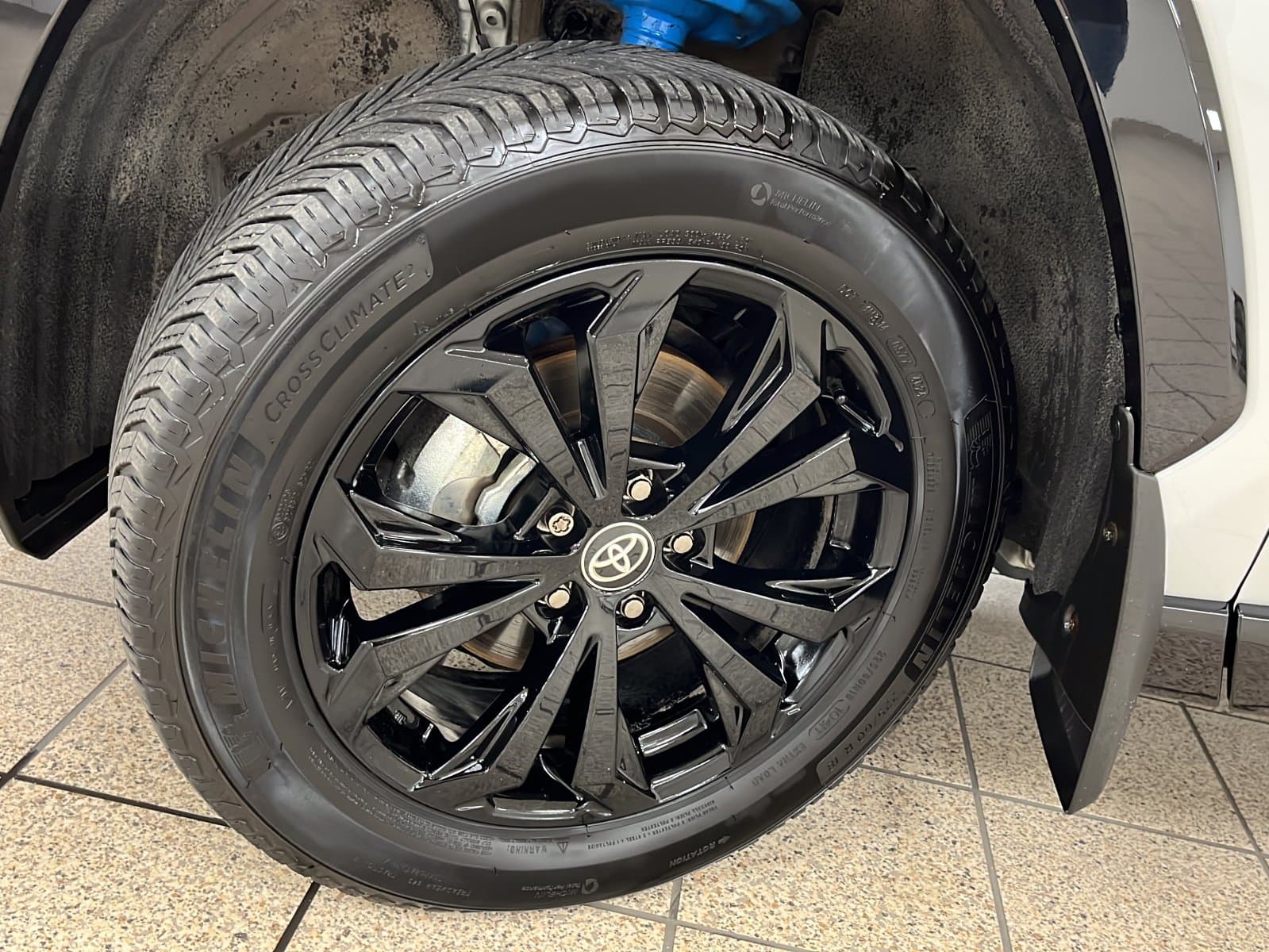 Toyota RAV4 2025 — photo 10