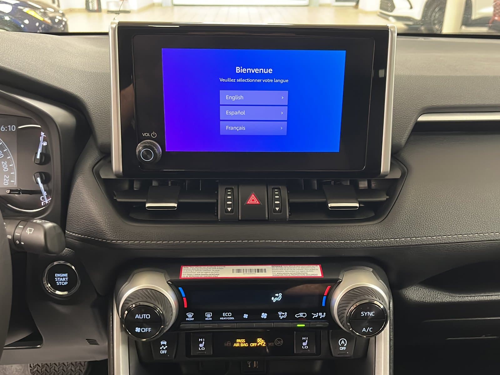 Toyota RAV4 2025 — photo 13