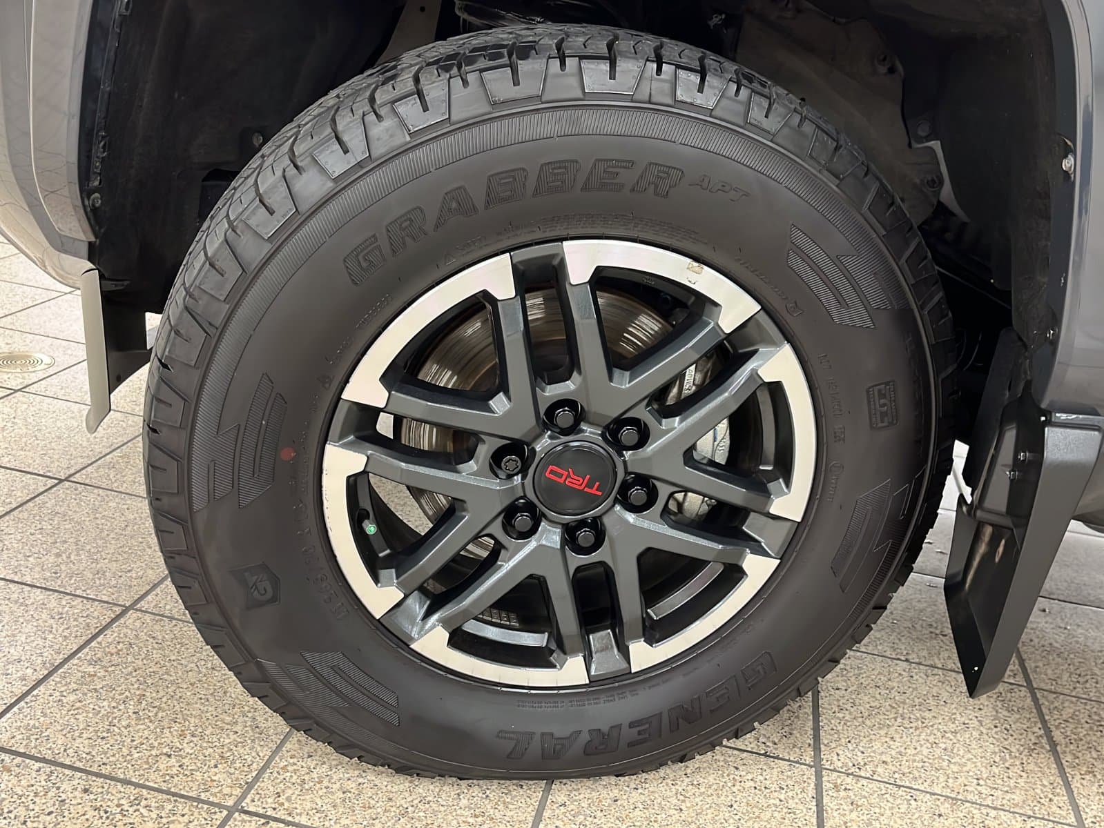 Toyota Tacoma 2025 — photo 10