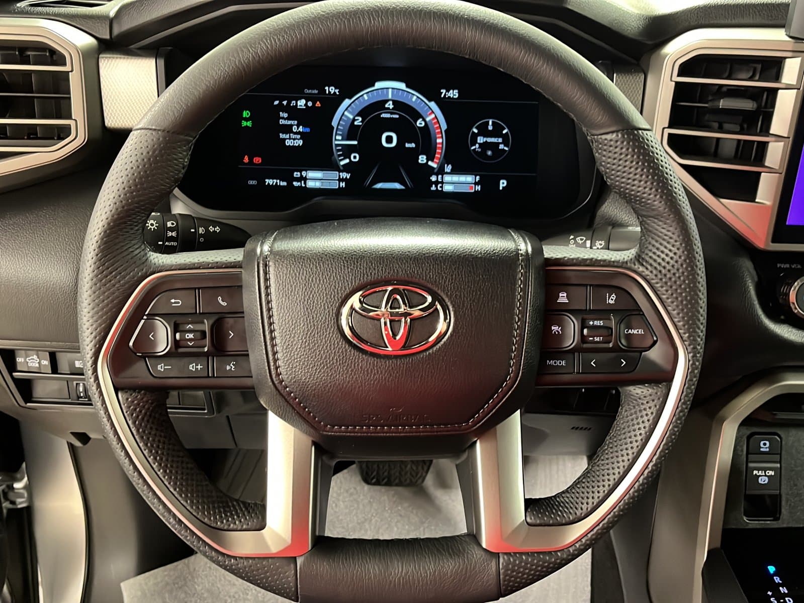 Toyota Tundra 2026 — photo 11