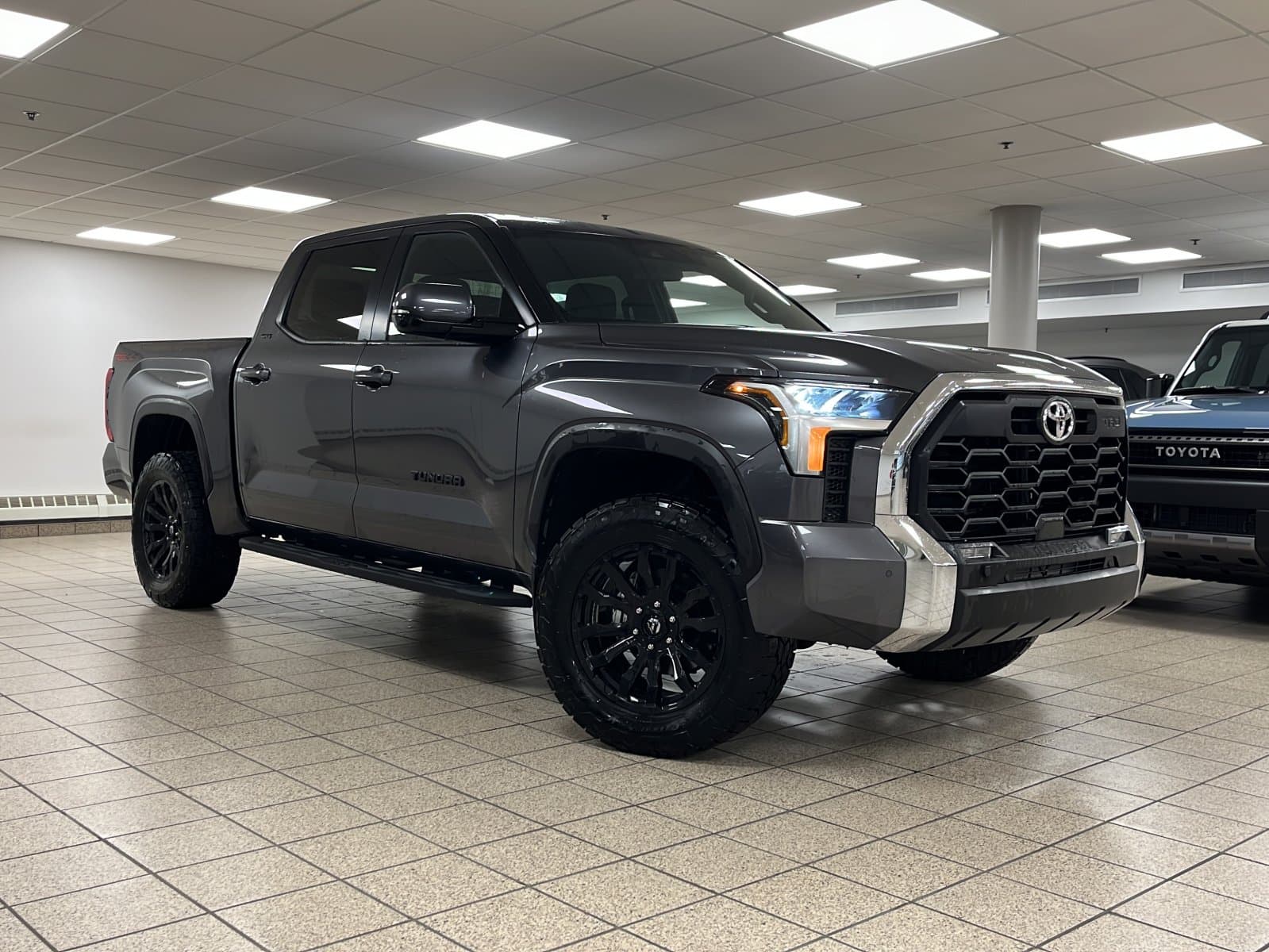 Toyota Tundra 2025 — photo 2