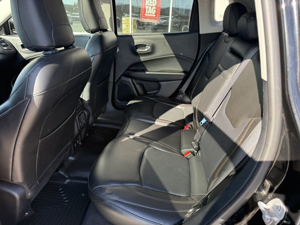 Jeep Compass 2018 — photo 13